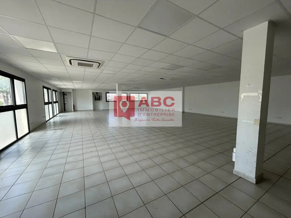 Office in Lattes for lease Building Photo- Image 1 of 9