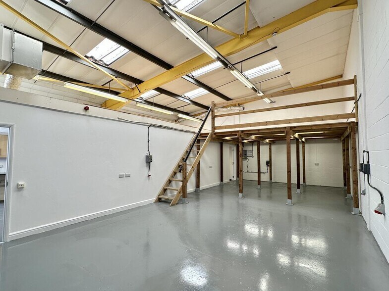 Babbage Rd, Stevenage for lease - Building Photo - Image 2 of 8