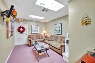 2889 10th Ave N, Lake Worth, FL for lease Interior Photo- Image 2 of 23