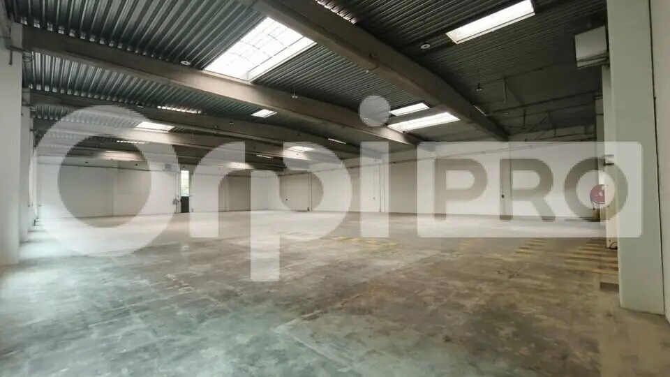 Industrial in Chilly-Mazarin for lease - Interior Photo - Image 3 of 6