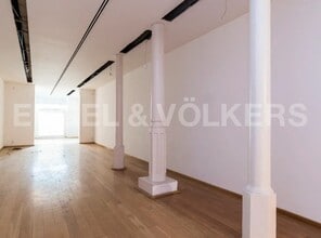 Retail in Barcelona, Barcelona for lease Interior Photo- Image 2 of 5