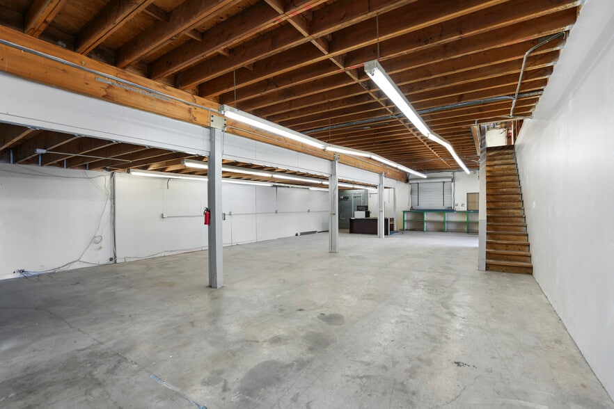 19232 Beach Blvd, Huntington Beach, CA for lease - Building Photo - Image 1 of 9