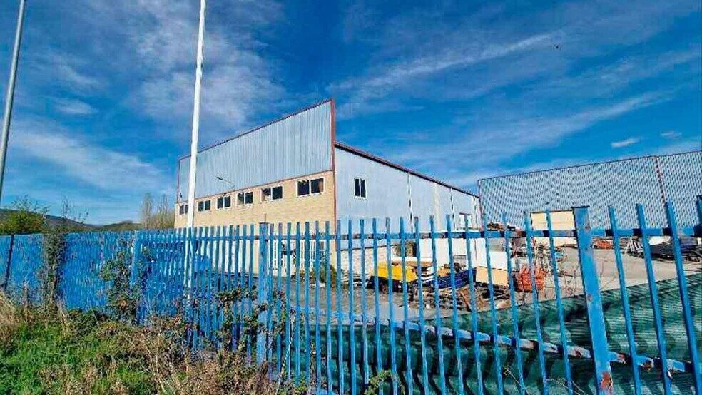 Industrial in Congosto for sale - Building Photo - Image 1 of 7