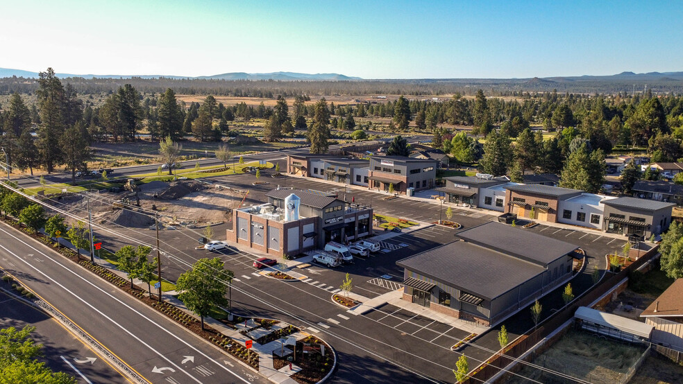 21185 Reed Market Rd, Bend, OR for lease - Building Photo - Image 2 of 10