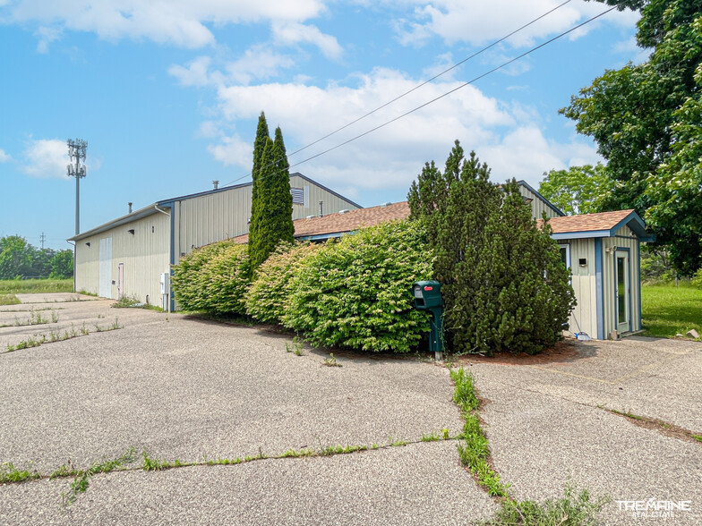 2427 Branch Rd, Flint, MI for sale - Building Photo - Image 1 of 1