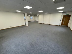 Premier Way, Elland for lease Interior Photo- Image 2 of 3