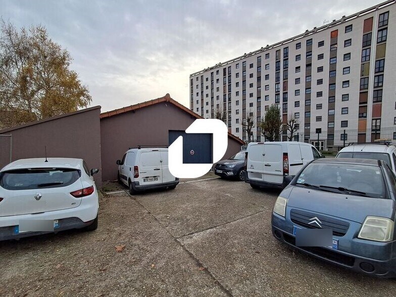 Flex in L'HAY-LES-ROSES for sale - Building Photo - Image 1 of 16
