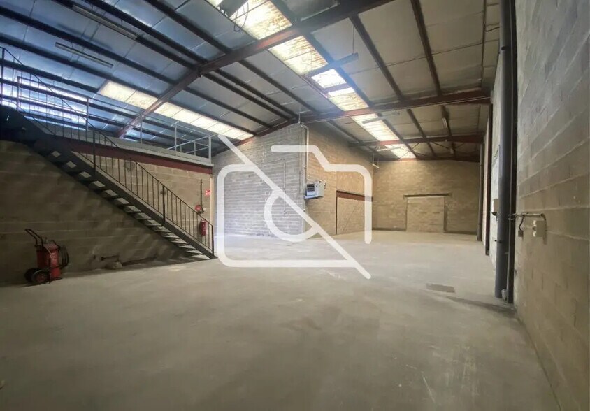 Industrial in Mitry-Mory for lease - Interior Photo - Image 2 of 3