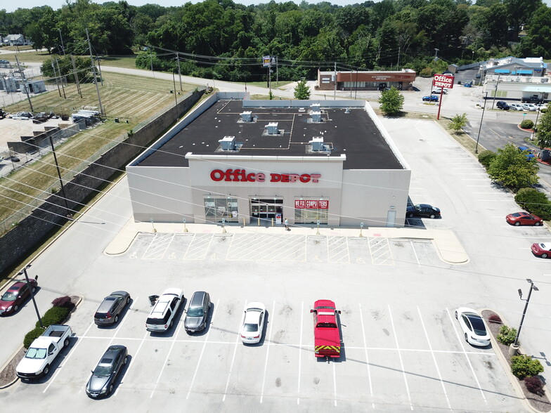 303 E Homer Adams Pky, Alton, IL for sale - Building Photo - Image 1 of 1