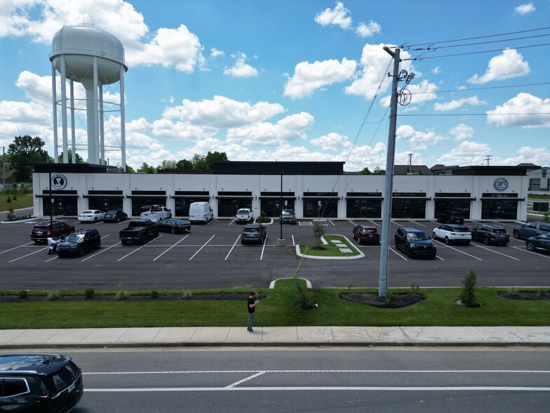 2720 Madison St, Clarksville, TN for lease - Building Photo - Image 2 of 5