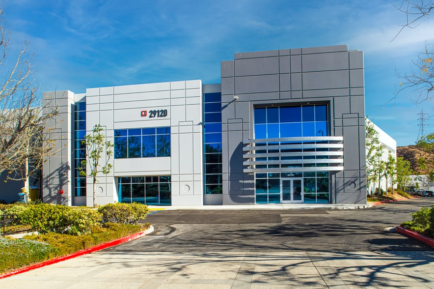 29120 Commerce Center Dr, Valencia, CA for lease - Building Photo - Image 2 of 9