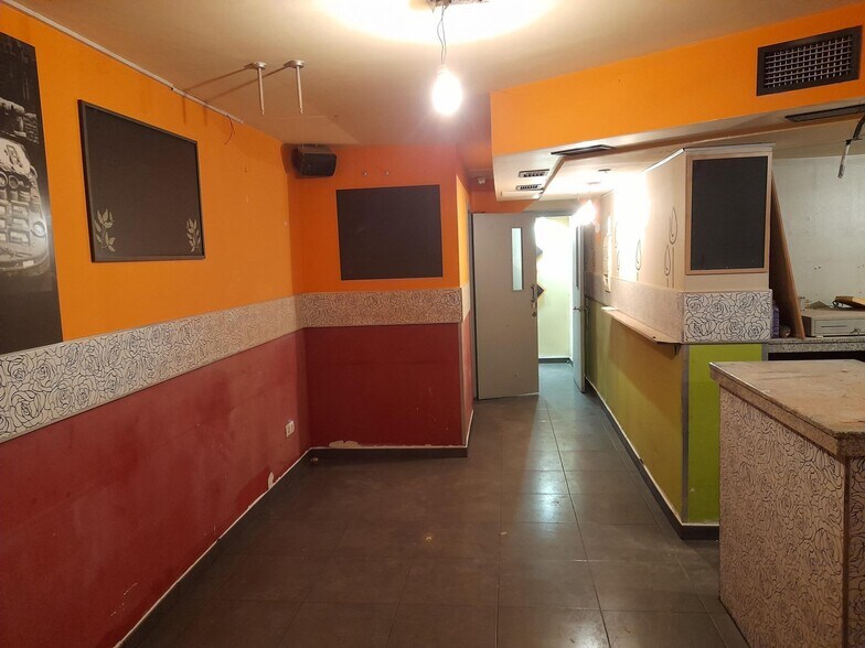 Retail in Cáceres, Cáceres for sale - Building Photo - Image 3 of 13