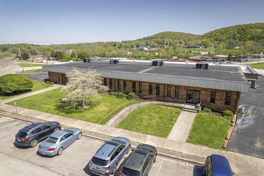 122-132 Jefferson Ct, Oak Ridge, TN for sale - Building Photo - Image 2 of 11