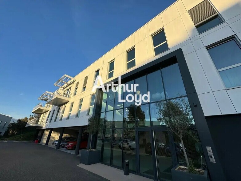 Office in SOPHIA ANTIPOLIS for lease - Building Photo - Image 1 of 7