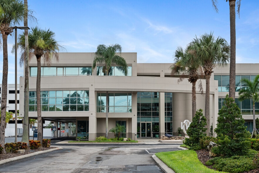 2963 Gulf To Bay Blvd, Clearwater, FL for lease - Building Photo - Image 2 of 15