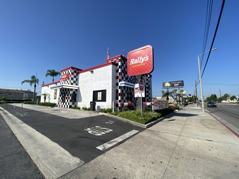 10642 Katella Ave, Garden Grove, CA for lease - Building Photo - Image 1 of 19