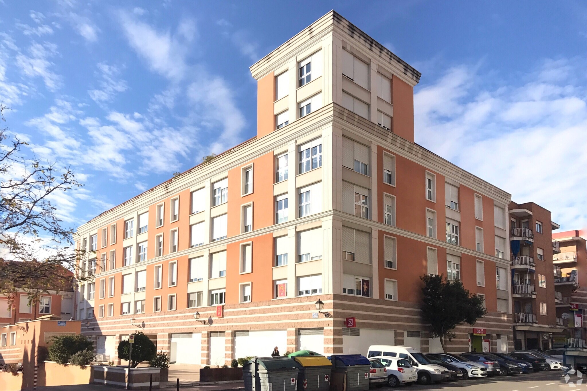 Retail in Alcalá de Henares, Madrid for lease Primary Photo- Image 1 of 2