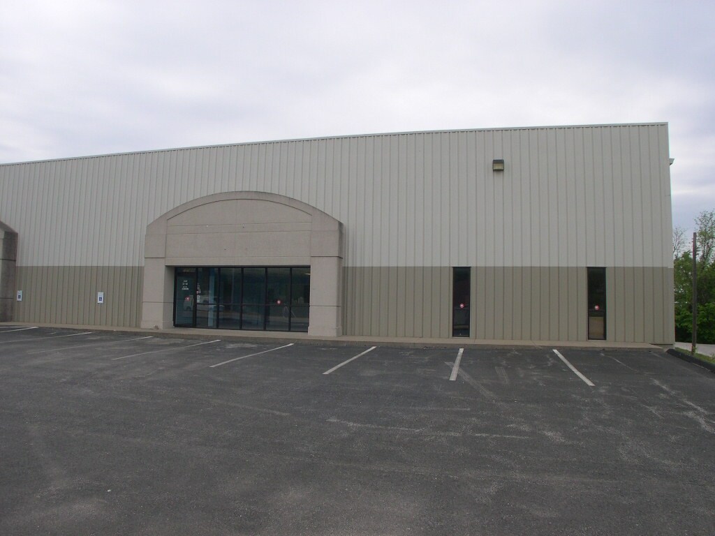 1350 E Chestnut Expy, Springfield, MO for sale Primary Photo- Image 1 of 1