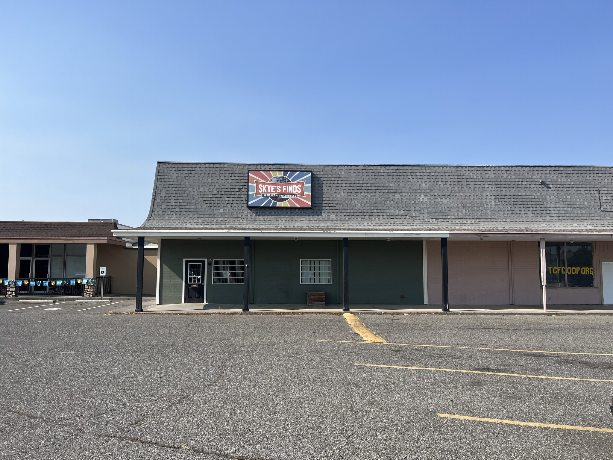 1422 Jadwin Ave, Richland, WA for lease Primary Photo- Image 1 of 6