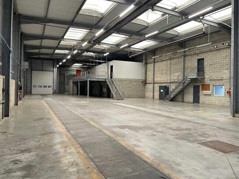 Flex in Compiègne for lease - Interior Photo - Image 2 of 8