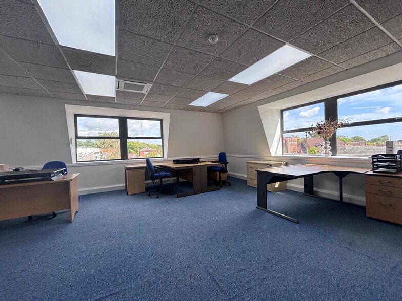 113 Winchester Rd, Eastleigh for lease - Building Photo - Image 3 of 5