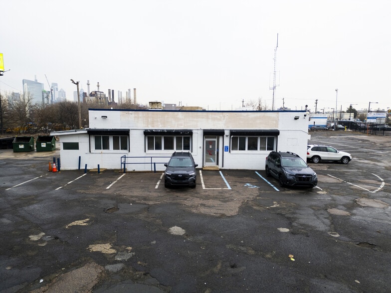 3111 Grays Ferry Ave, Philadelphia, PA for sale - Building Photo - Image 3 of 21