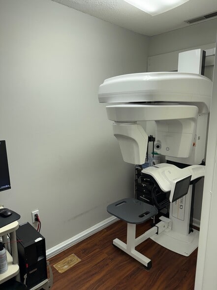 2320 Cosgrove Ave, North Charleston, SC for sale - Building Photo - Image 3 of 7