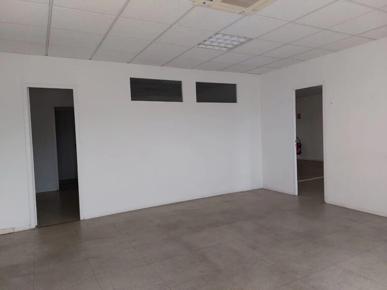 Office in La Valette-du-Var for lease - Interior Photo - Image 3 of 7
