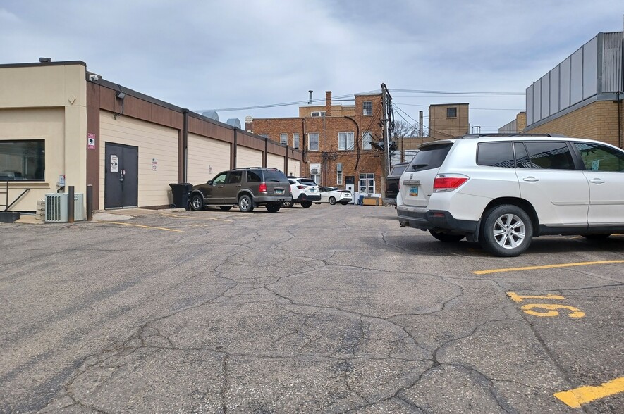 301 E Thayer Ave, Bismarck, ND for lease - Building Photo - Image 2 of 4