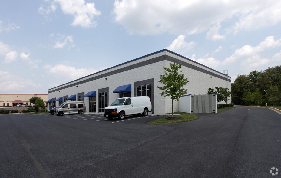 4851-4855 International Blvd, Frederick, MD for sale - Primary Photo - Image 1 of 8