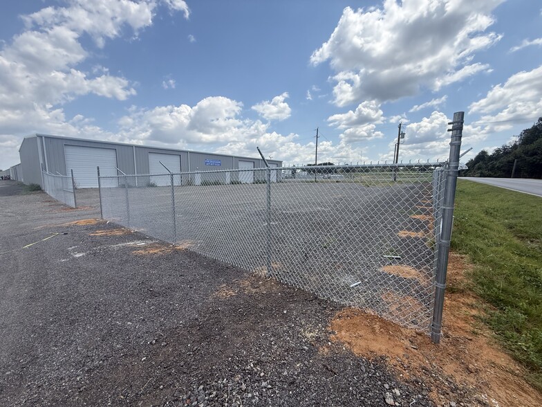 5640 Eden Rd, Kennedale, TX for lease - Building Photo - Image 3 of 23
