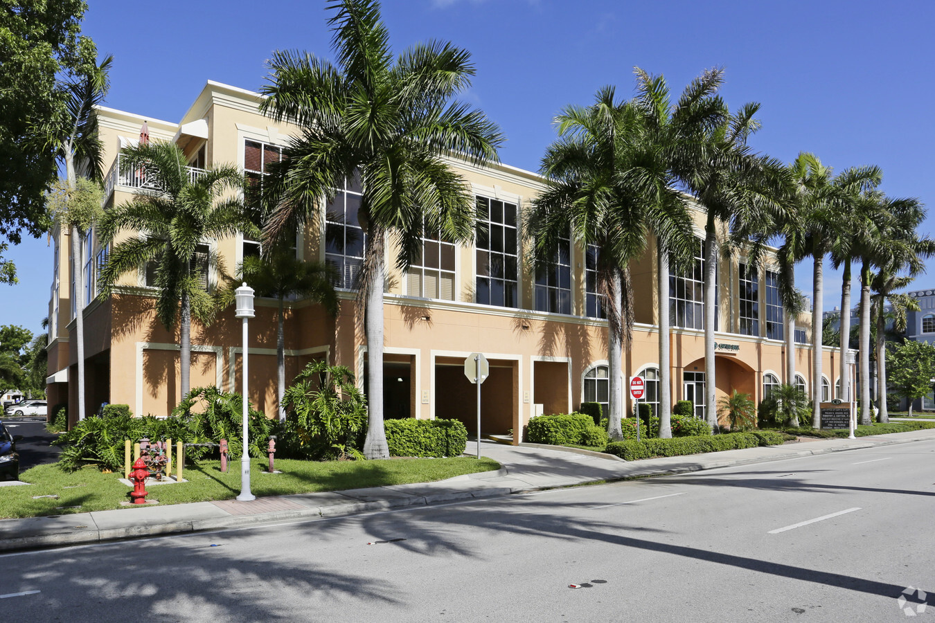 599 9th St N, Naples, FL, 34102 - Office Property For Sale | LoopNet.com