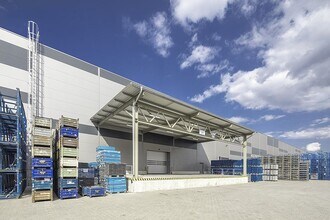  for lease Building Photo- Image 1 of 2