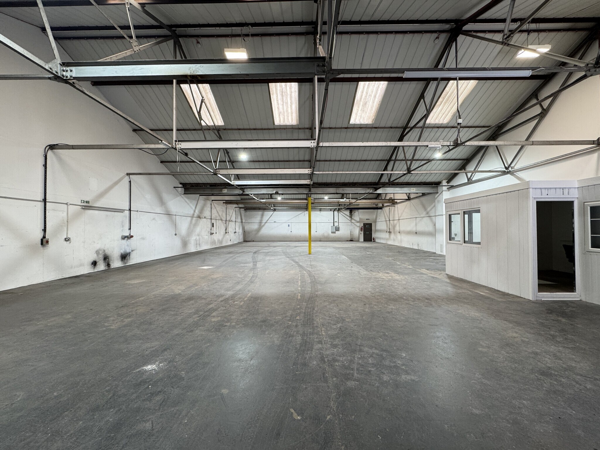 Bristol Rd, Bridgwater for lease Interior Photo- Image 1 of 3