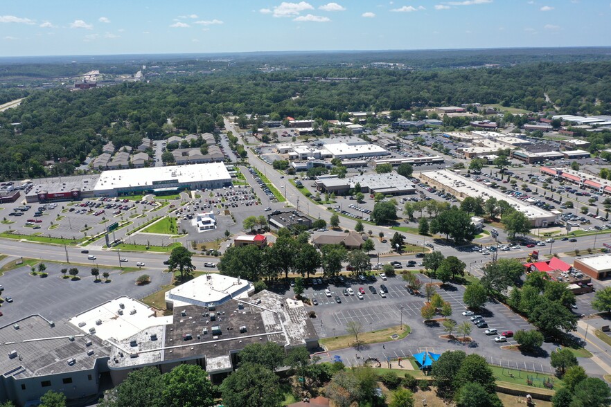 10901 N Rodney Parham Rd, Little Rock, AR for lease - Building Photo - Image 2 of 19