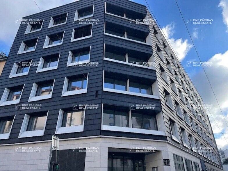 Office in Lyon for lease - Building Photo - Image 2 of 44