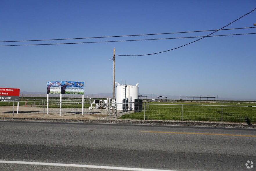 649-711 Enos Ln, Shafter, CA for sale - Primary Photo - Image 1 of 1