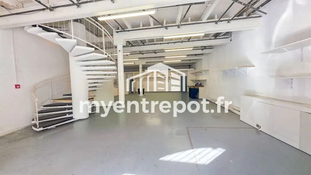 Flex in Marseille for lease Building Photo- Image 1 of 9