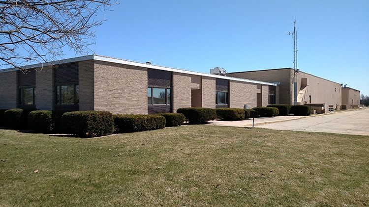 101 W Waukau Ave, Oshkosh, WI for sale Building Photo- Image 1 of 1