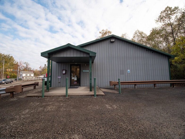 1758 Pleasant Valley Rd, Mount Pleasant, PA for sale - Building Photo - Image 2 of 16