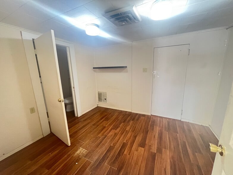 108 S 4th St, Martins Ferry, OH for lease - Building Photo - Image 3 of 13