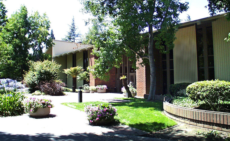 64 Willow Pl, Menlo Park, CA for lease - Building Photo - Image 2 of 4