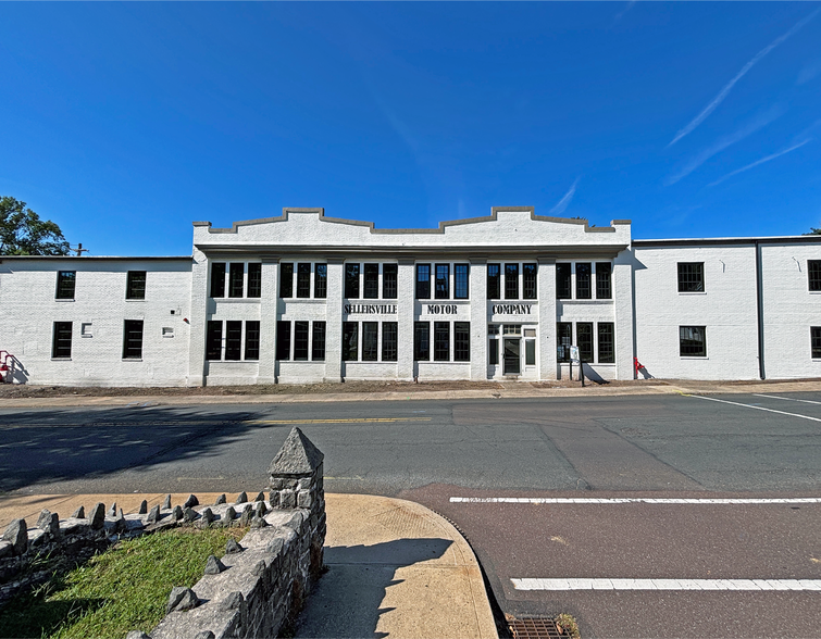 220 N Main St, Sellersville, PA for lease - Building Photo - Image 2 of 7