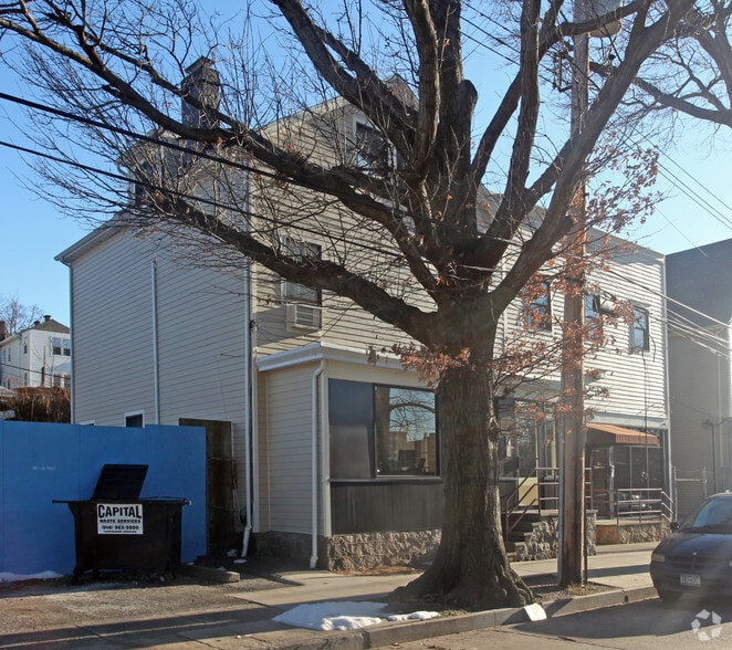 15 S Macquesten Pky, Mount Vernon, NY for lease - Building Photo - Image 2 of 5