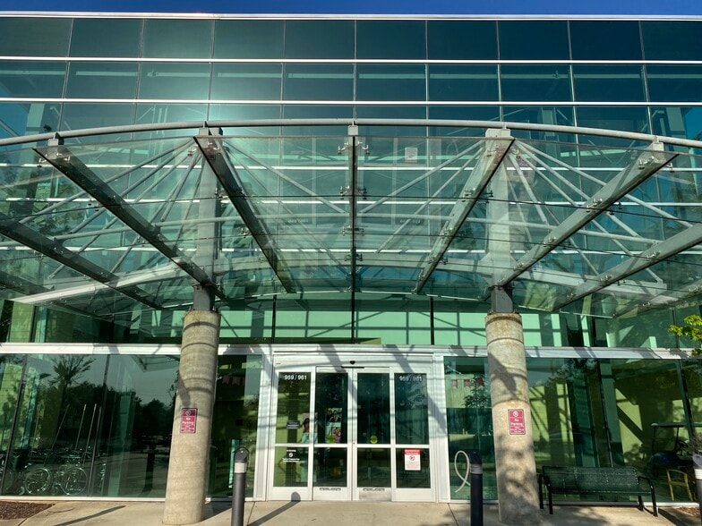 961 S Gloster St, Tupelo, MS for lease - Building Photo - Image 2 of 8