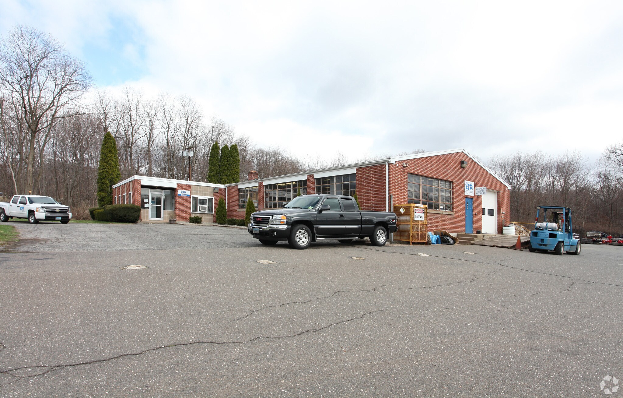 36 Clark Rd, Vernon, CT for sale Primary Photo- Image 1 of 1