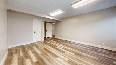 1300 West St, Redding, CA for lease Interior Photo- Image 2 of 23