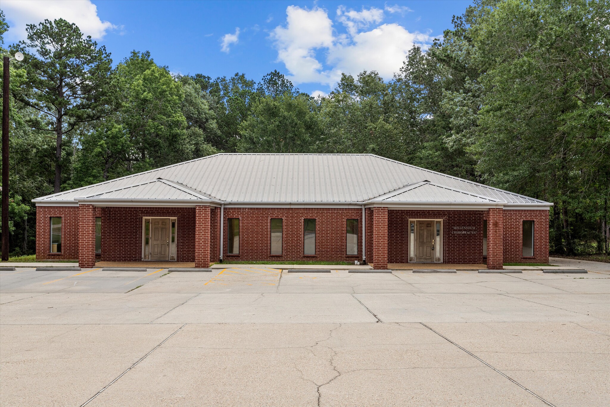 2035 Worth St, Hemphill, TX for sale Primary Photo- Image 1 of 42