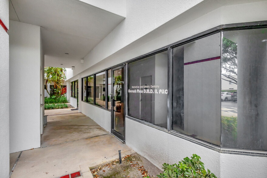 5608 PGA Blvd, Palm Beach Gardens, FL for lease - Building Photo - Image 3 of 24