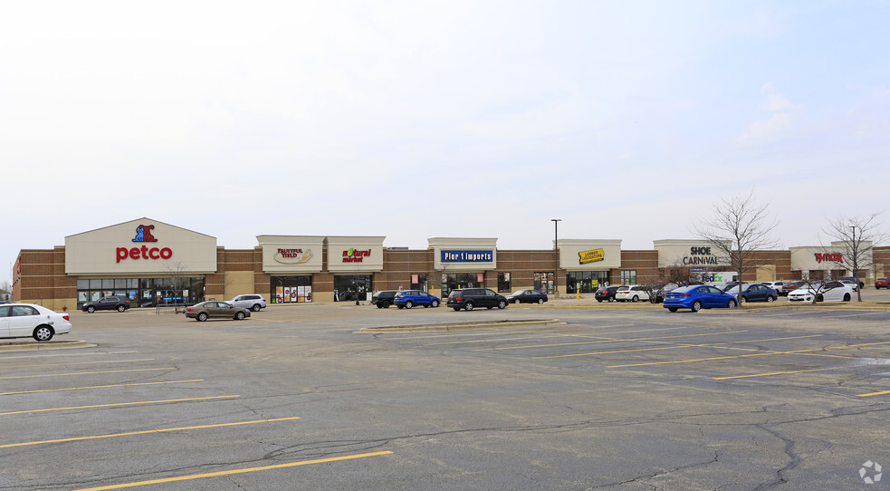 352-362 Randall Rd, South Elgin, IL for sale - Building Photo - Image 1 of 1